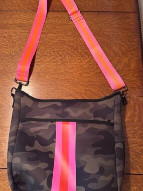 HAUTE SHORE Black Fabric Interior Tote